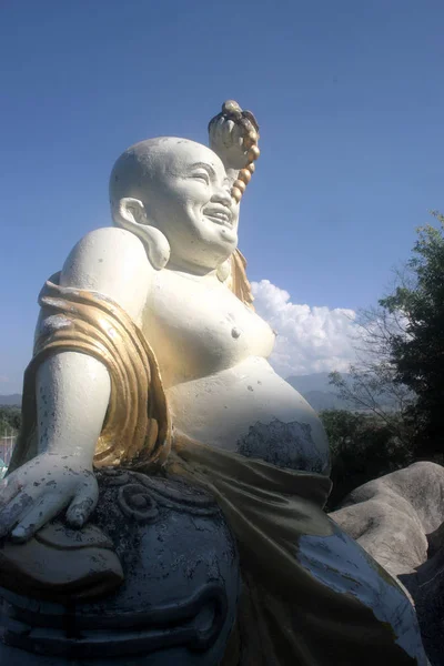 Buda Kuzey Dağlarında Büyük Heykelciği Tayland — Stok fotoğraf