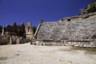 Yan, Türkiye'de antik amfitiyatro kalıntıları