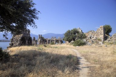 Bafa Gölü, Türkiye'nin eski kale harabe
