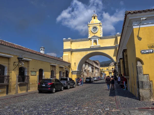 ANTIGUA, FEVEREIRO DA GUATEMALA 1 2019: Arco de Santa Catalina, 1 de fevereiro de 2019 Antígua, Guataemala — Fotografia de Stock