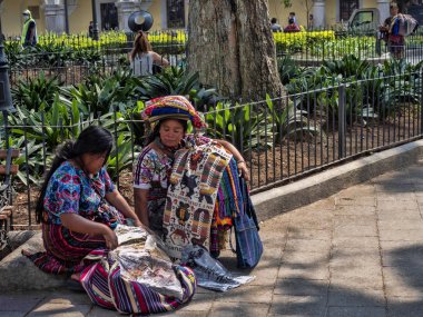 Antigua, Guatemala 1 Şubat 2019: Hediyelik eşya alışveriş ana kare, 1 Şubat 2019 Antigua, Guataemala