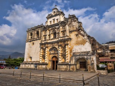 İspanyolca kolonizasyon, Antigua Guatemala üzerinden binalar korunmuş,
