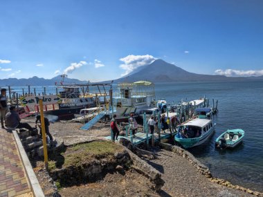 Lake Atitlan, 1 Şubat 2019: Güzel volkanik göl Atitl n, 1 Şubat 2019 Lake Atitlan, Guataemala