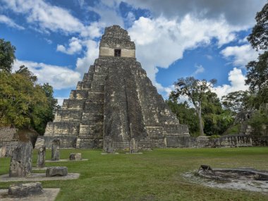 Piramitleri ülkenin en önemli Maya şehir Tikal Park, Guatemala