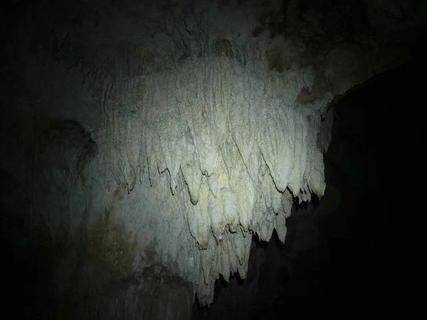 Stalactites in Actun Cave Can, Peten, Guatemala — Stock Photo, Image