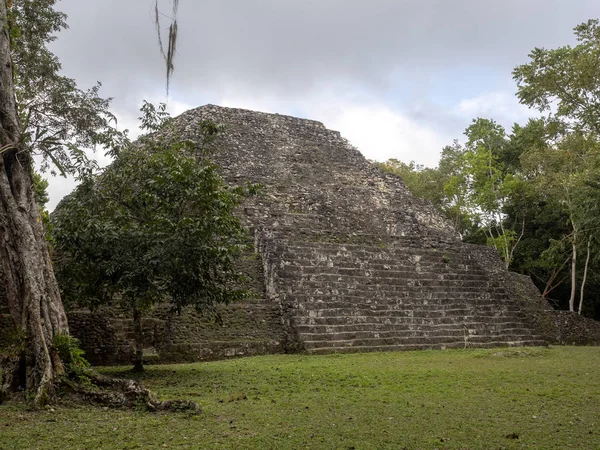 Parque Nacional Yaxha Nakum Naranjo, Monumento Arqueológico Maia, Guatemala — Fotografia de Stock