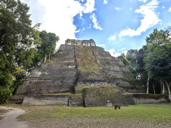 Национальный парк Яшха Накум Наранхо, археологический памятник майя, Гватемала — стоковое фото