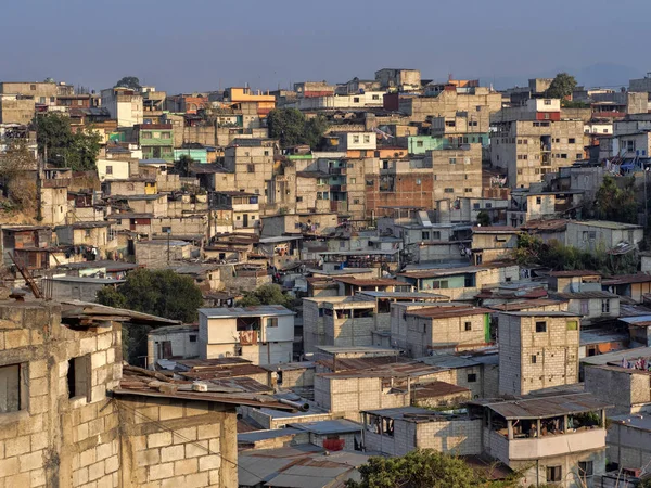 Pobres viviendo en Ciudad de Guatemala — Foto de Stock