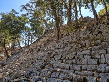 Guatemala sınırına yakın Maya uygarlığının Copan sit alanı. 5 ana klasik Krallık Dönemi için 9 yy başkenti oldu.