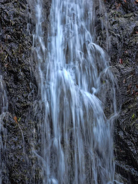 Kleine waterval in de rots, Salvador — Stockfoto
