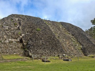 Xunantunich, Belize 'nin Maya arkeolojik anıtları