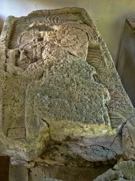 Dettagli delle scene Maya incise nella pietra. Sito archeologico, Xunantunich, Belize — Foto Stock