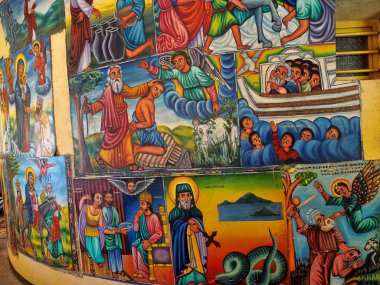 Etiyopya'da Tana Gölü'ndeki Tana Hayk Eysus Birleşik Manastırı'nın duvarındaki dini freskler