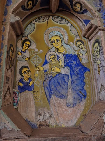 Religiösa fresker på väggarna i Tana Haik ASUS United Monastery vid sjön Tana i Etiopien — Stockfoto