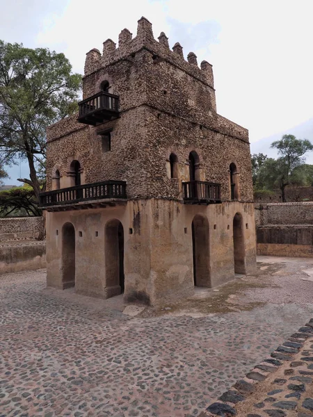 Gondar, Ethiopië, Fasilides Bath, waar een jaarlijkse ceremonie plaatsvindt, waar het wordt gezegend en vervolgens geopend voor het Baden. — Stockfoto