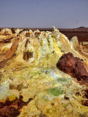 Danakil depresyonundaki tuz kristalleri inanılmaz çeşitlilikte renkler oluşturur. Etiyopya