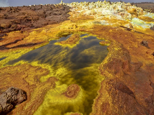 Danakil depression dör otroligt ljusa färger som gör saltkristaller. Etiopien — Stockfoto