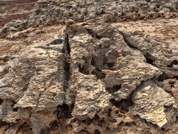 В Данакильской впадине образовалось много высоких горных пород. Эфиопия — стоковое фото