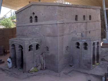 Kiliselerin en büyüğü Medhane Alem, Lalibela, Etiyopya'dır.
