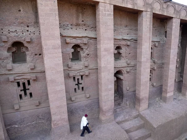 La más grande de las iglesias es Medhane Alem, Lalibela, Etiopía — Foto de Stock