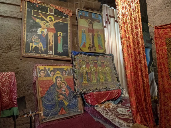 Interior de la iglesia más grande de Medhane Alem, Lalibela, Etiopía — Foto de Stock