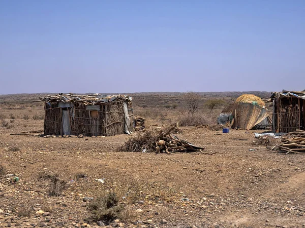 Ändlösa slummen av somalier, lever i fullkomlig fattigdom och förtvivlan. Afar Province, Etiopien. — Stockfoto