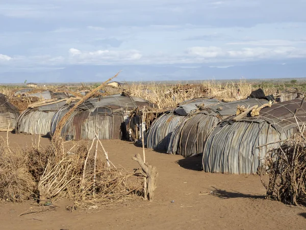 Fattiga hyddor i Dassanech Village, OMO River, Etiopien — Stockfoto