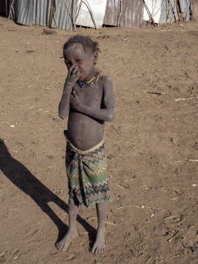 Omo Nehri, Etiyopya, 11 Mayıs. 2019, Dassanech kabilesinin çocuğunun portresi, 11 Mayıs. 2019 Omo nehri, Etiyopya flört