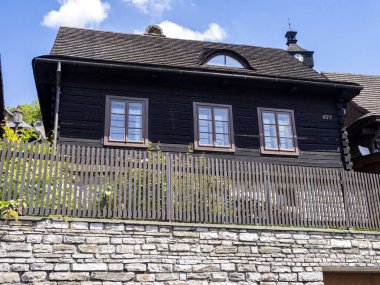 Orjinal yarı keresteli evler Çek Cumhuriyeti 'nin Stramberk kentindeki başlıca turistik merkezlerden biri.