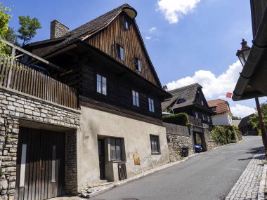 Orjinal yarı keresteli evler Çek Cumhuriyeti 'nin Stramberk kentindeki başlıca turistik merkezlerden biri.