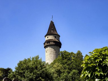 Çek Cumhuriyeti Stramberk 'teki eski şatonun güzel bir kulesi var..