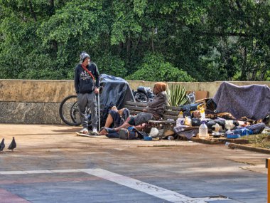 Brezilya, Sao Paulo sokaklarda uyuyan evsiz insanlar tarafından yönetiliyor.