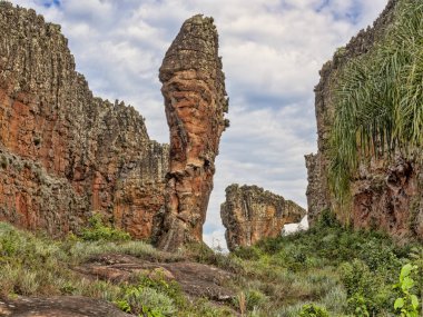 Brezilya, Ponta Grossa şehrindeki Vila Velha Eyalet Parkı benzersiz ıslık teçhizatlarıyla ünlüdür..
