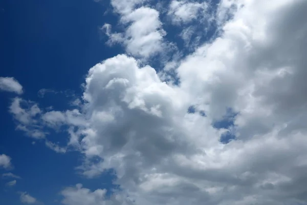 Nuages Dans Le Ciel Madagascar Plage Paradis Stock Photo