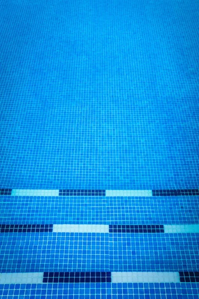 Fondo Piscina Azul Gresite Verano Deportes Acuáticos Relajarse Concepto — Foto de Stock