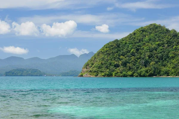 Türkisfarbenes Tropisches Meer Mit Bergen Horizont Auf Der Insel Koh — Stockfoto