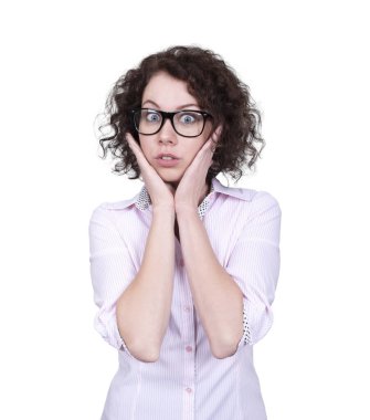 Kıvırcık saçlı tatlı, şaşkın kız. Ofis biçimi