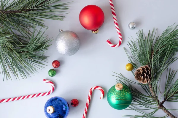 Fletley Natal Brinquedos Multicores Forma Bolas Galhos Uma Árvore Natal — Fotografia de Stock