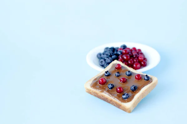 Porter Toast Plat Avec Pâte Arachide Une Soucoupe Avec Des — Photo