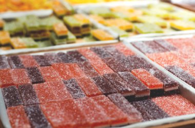 Şeker birçok çok renkli çok katlı marmelat.