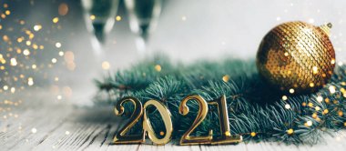 2021 web sitesi için yeni yıl afişi. Neşeli arkaplan.
