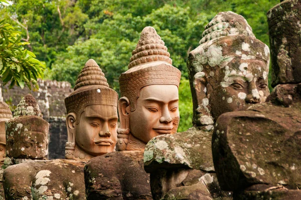 Řady Kamenných Hlav Angkor Wat Kambodža — Stock fotografie