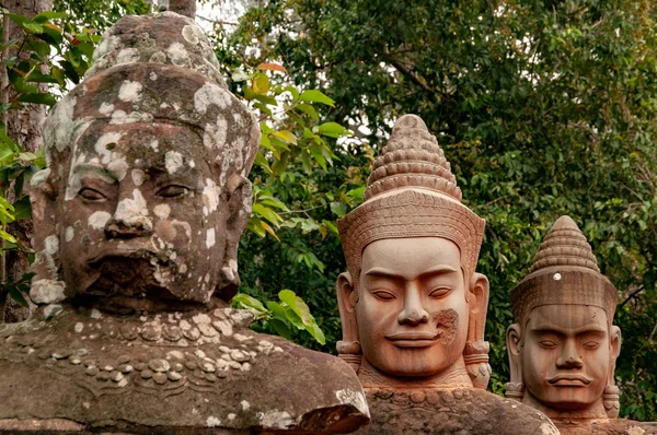 Kamenné Hlavy Řádku Angkor Wat Kambodža — Stock fotografie