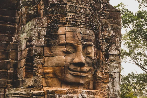 Usmívající Kamenná Hlava Angkor Wat Kambodža — Stock fotografie