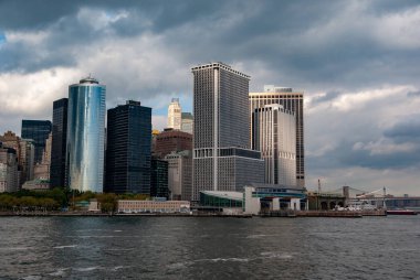Staten Adası feribot terminali Brooklyn, New York Tarih yaklaşırken