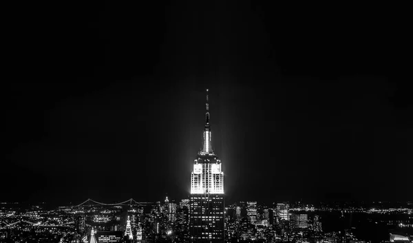 Empire State Binası doğru gece seyir
