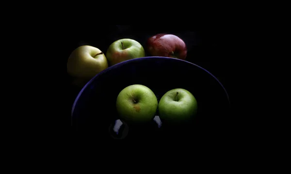 Apples Bowl Seen Shaft Window Light Photograph — Stock Photo, Image