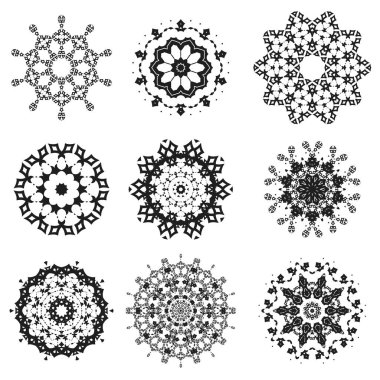 Beyaz arka plan üzerinde izole Mandala kümesi