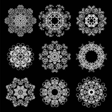 Farklı kış beyaz kar taneleri seti.