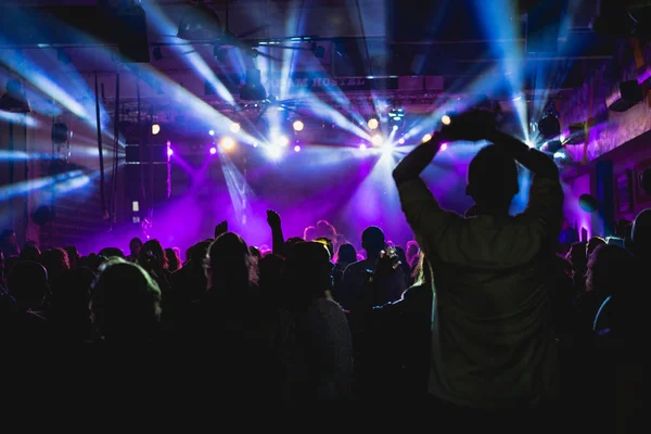 Müzik Performans Tel Aviv Srail Için Bir Hostel Konserde — Stok fotoğraf